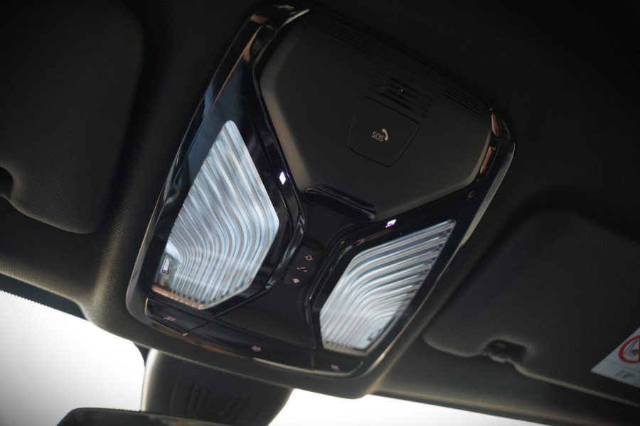 BMW X5 xDrive45e High Executive M Sport | Panoramadak | Head-Up Display | Harman Kardon | Camera | Stoelverwarming | Softclose | Memory Seat | Luchtvering | Laser | Adaptive Cruise Control | Trekhaak | Achterbank Verwarmd | App