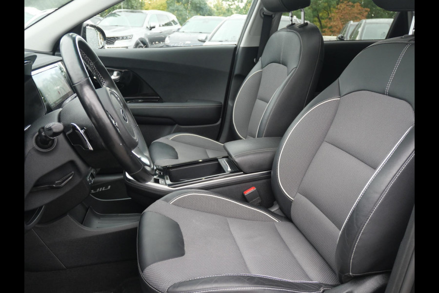 Kia e-Niro DynamicPlusLine 64 kWh | Navi | Carplay | Stoel/stuurverwarming | Adaptief | Camera | Schuif/kanteldak |