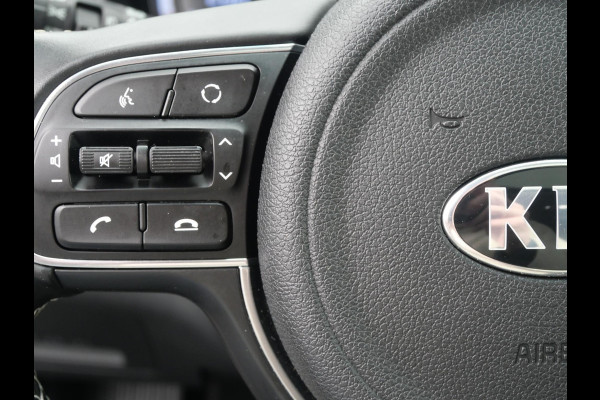Kia e-Niro DynamicPlusLine 64 kWh | Navi | Carplay | Stoel/stuurverwarming | Adaptief | Camera | Schuif/kanteldak |