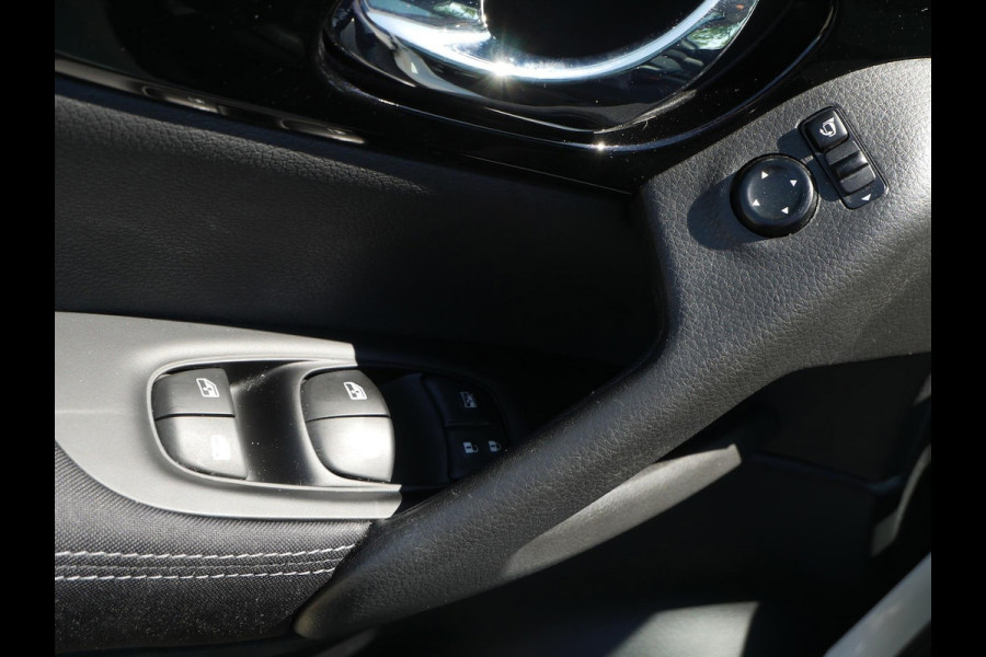 Nissan QASHQAI 1.3 DIG-T 160pk DCT Design Edition | Automaat | Pano | Stoelverwarming |