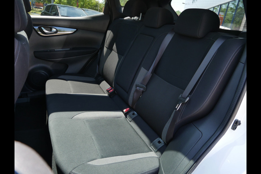 Nissan QASHQAI 1.3 DIG-T 160pk DCT Design Edition | Automaat | Pano | Stoelverwarming |