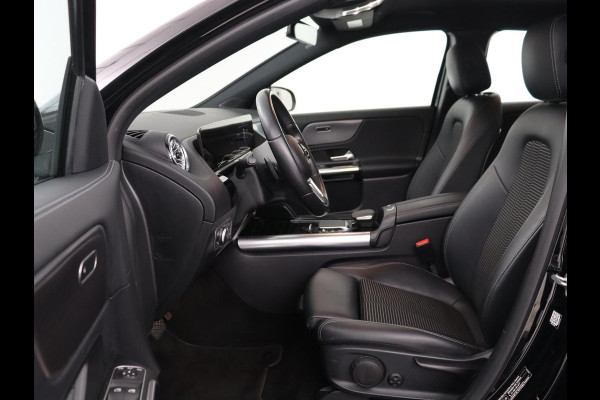 Mercedes-Benz EQA 250 Business Solution Luxury 67 kWh | SOH 95,3% | Half leder | Stoelverwarming | Adaptive cruise | Camera | Park assist | Sfeerverlichting