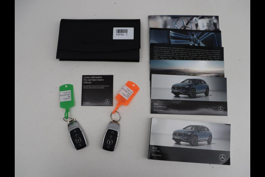 Mercedes-Benz EQA 250 Business Solution Luxury 67 kWh | SOH 95,3% | Half leder | Stoelverwarming | Adaptive cruise | Camera | Park assist | Sfeerverlichting
