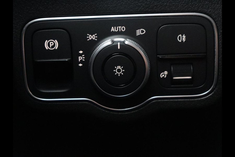 Mercedes-Benz EQA 250 Business Solution Luxury 67 kWh | SOH 95,3% | Half leder | Stoelverwarming | Adaptive cruise | Camera | Park assist | Sfeerverlichting