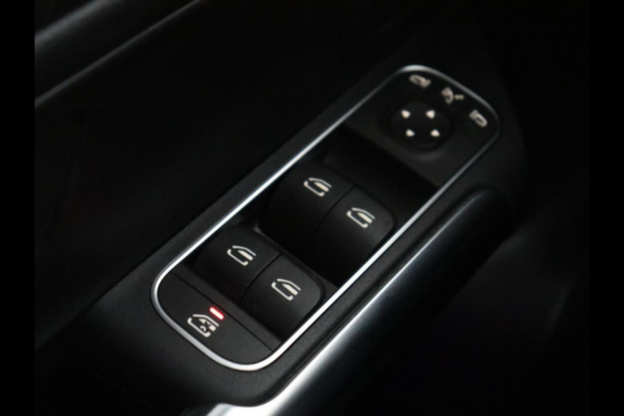 Mercedes-Benz EQA 250 Business Solution Luxury 67 kWh | SOH 95,3% | Half leder | Stoelverwarming | Adaptive cruise | Camera | Park assist | Sfeerverlichting