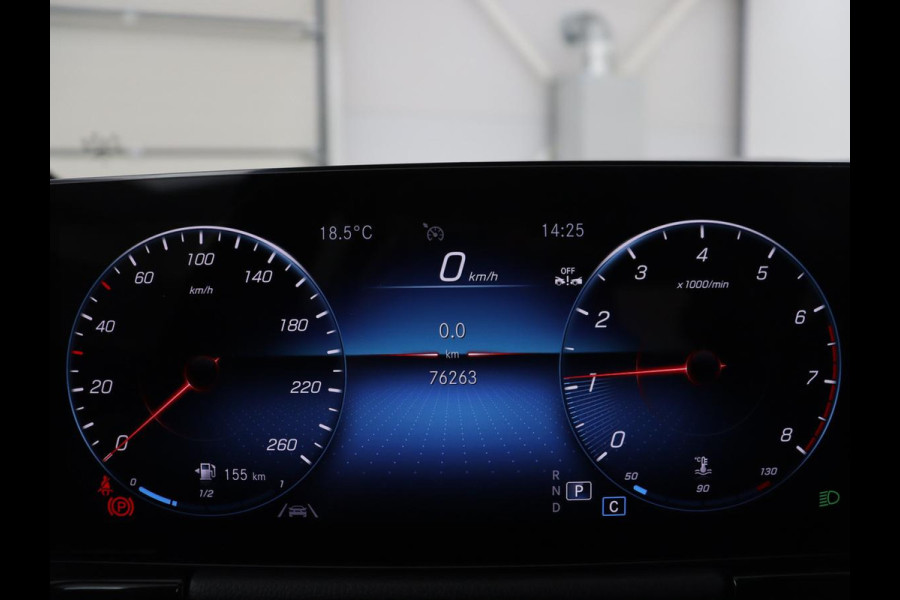 Mercedes-Benz GLA 200 Style | Half leder | Stoelverwarming | Trekhaak | Cruise control | Camera | Park assist | Carplay | Sfeerverlichting