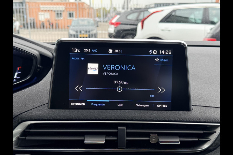 Peugeot 3008 1.2 PureTech Allure NL-AUTO | PANODAK | TREKHAAK
