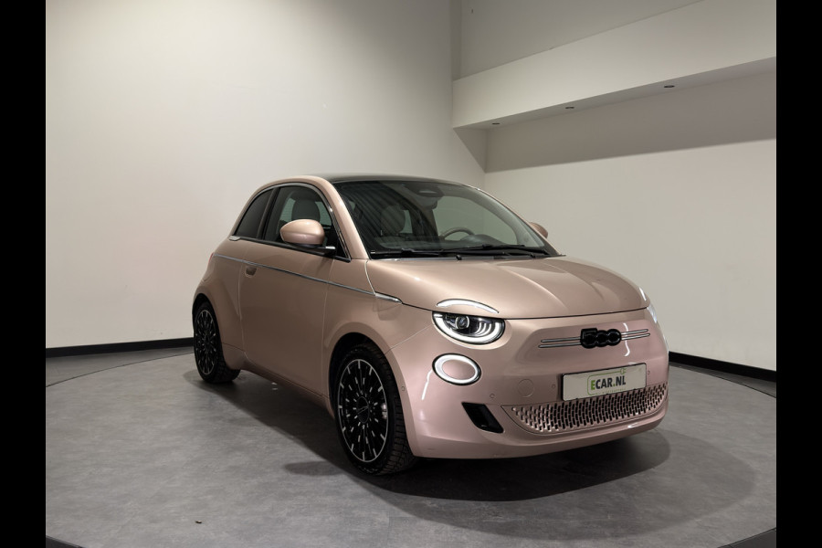 Fiat 500 La Prima 42 kWh | pano dak | Led voor \ achter licht | JBL! audio | Stoelverwarming |