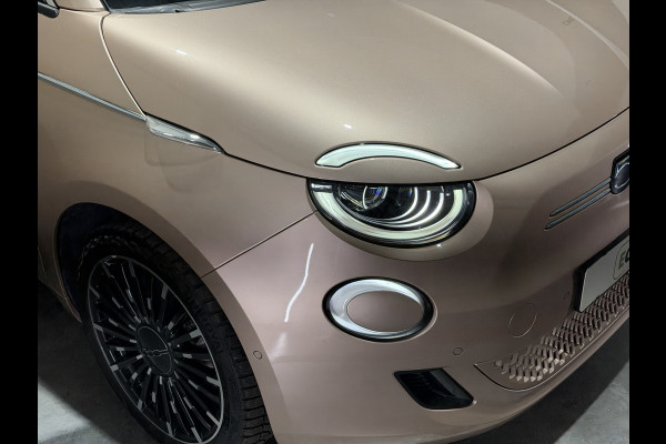 Fiat 500 La Prima 42 kWh | pano dak | Led voor \ achter licht | JBL! audio | Stoelverwarming |