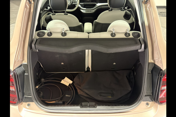 Fiat 500 La Prima 42 kWh | pano dak | Led voor \ achter licht | JBL! audio | Stoelverwarming |