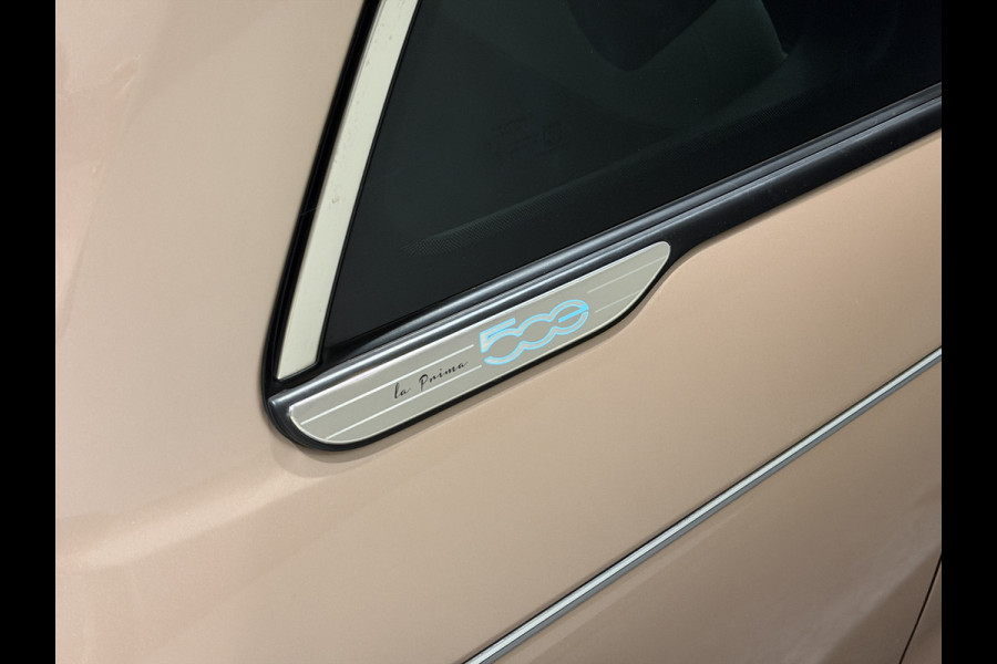 Fiat 500 La Prima 42 kWh | pano dak | Led voor \ achter licht | JBL! audio | Stoelverwarming |