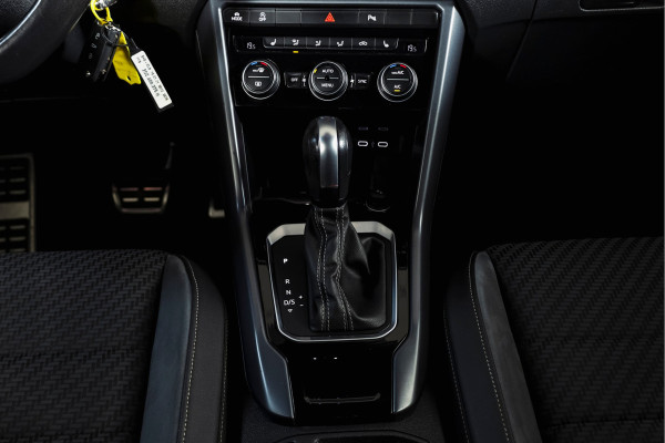Volkswagen T-Roc Cabrio 1.5 TSI 150 PK R-Line | Dig. Cockpit | Adapt. Cruise | Stoelverw. | PDC | Carplay / Android | ECC | LM 17" |