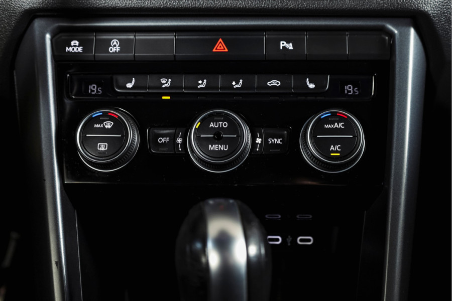Volkswagen T-Roc Cabrio 1.5 TSI 150 PK R-Line | Dig. Cockpit | Adapt. Cruise | Stoelverw. | PDC | Carplay / Android | ECC | LM 17" |