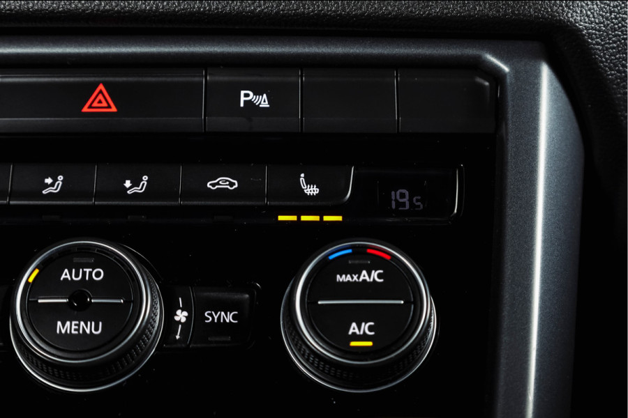 Volkswagen T-Roc Cabrio 1.5 TSI 150 PK R-Line | Dig. Cockpit | Adapt. Cruise | Stoelverw. | PDC | Carplay / Android | ECC | LM 17" |