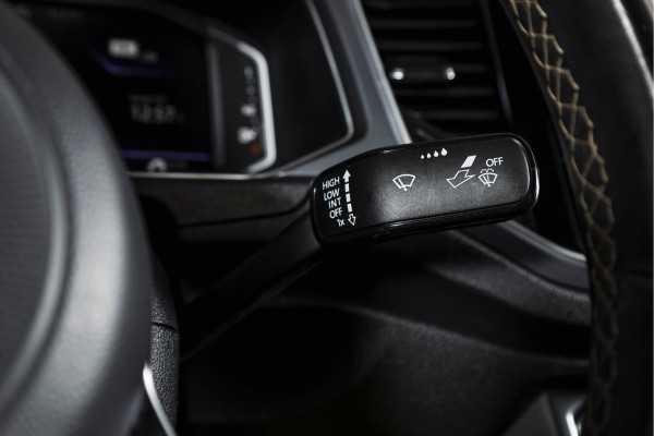 Volkswagen T-Roc Cabrio 1.5 TSI 150 PK R-Line | Dig. Cockpit | Adapt. Cruise | Stoelverw. | PDC | Carplay / Android | ECC | LM 17" |