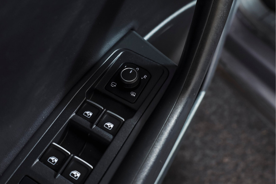 Volkswagen T-Roc Cabrio 1.5 TSI 150 PK R-Line | Dig. Cockpit | Adapt. Cruise | Stoelverw. | PDC | Carplay / Android | ECC | LM 17" |