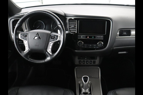 Mitsubishi Outlander 2.4 PHEV Pure+ | SOH 71,8% | Leder | Trekhaak | Cruise control | Stuur/stoelverwarming | Doedehoek detectie | 360 camera | Bluetooth | Climate control