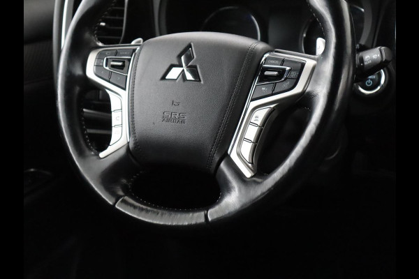 Mitsubishi Outlander 2.4 PHEV Pure+ | SOH 71,8% | Leder | Trekhaak | Cruise control | Stuur/stoelverwarming | Doedehoek detectie | 360 camera | Bluetooth | Climate control