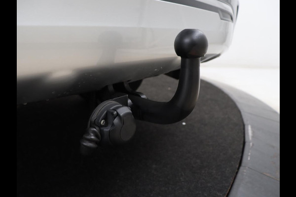 Mitsubishi Outlander 2.4 PHEV Pure+ | SOH 71,8% | Leder | Trekhaak | Cruise control | Stuur/stoelverwarming | Doedehoek detectie | 360 camera | Bluetooth | Climate control