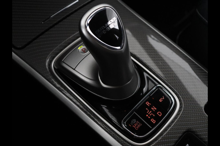 Mitsubishi Outlander 2.4 PHEV Pure+ | SOH 71,8% | Leder | Trekhaak | Cruise control | Stuur/stoelverwarming | Doedehoek detectie | 360 camera | Bluetooth | Climate control