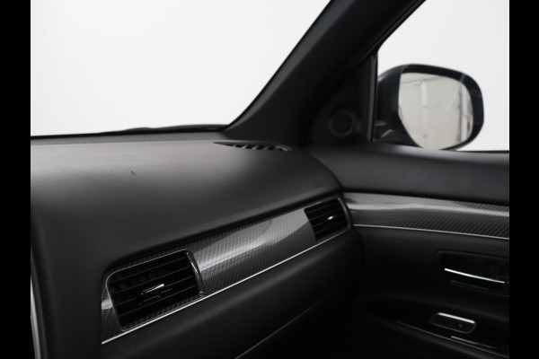 Mitsubishi Outlander 2.4 PHEV Pure+ | SOH 71,8% | Leder | Trekhaak | Cruise control | Stuur/stoelverwarming | Doedehoek detectie | 360 camera | Bluetooth | Climate control