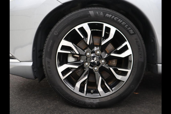 Mitsubishi Outlander 2.4 PHEV Pure+ | SOH 71,8% | Leder | Trekhaak | Cruise control | Stuur/stoelverwarming | Doedehoek detectie | 360 camera | Bluetooth | Climate control