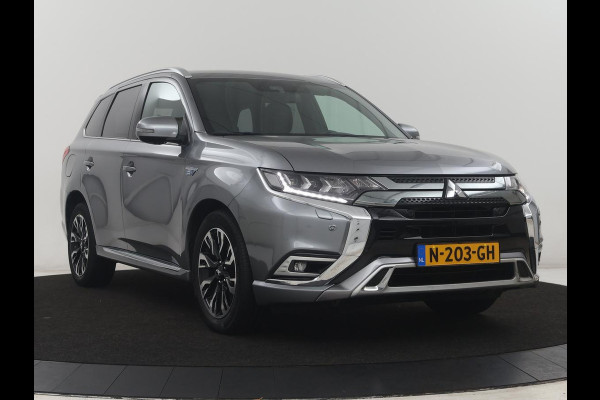 Mitsubishi Outlander 2.4 PHEV Pure+ | SOH 71,8% | Leder | Trekhaak | Cruise control | Stuur/stoelverwarming | Doedehoek detectie | 360 camera | Bluetooth | Climate control