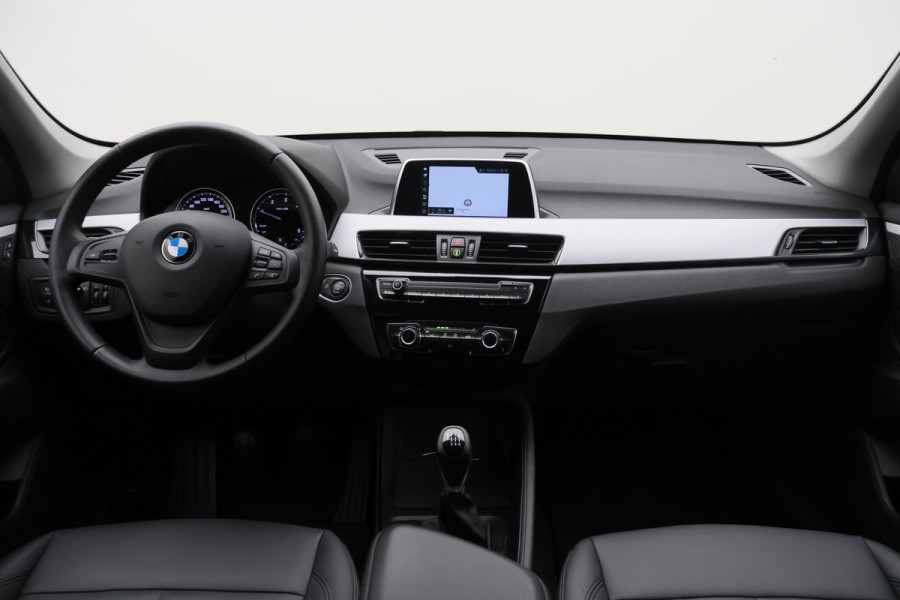 BMW X1 sDrive16d High Executive Leer, Navigatie, Bluetooth, PDC, 17"