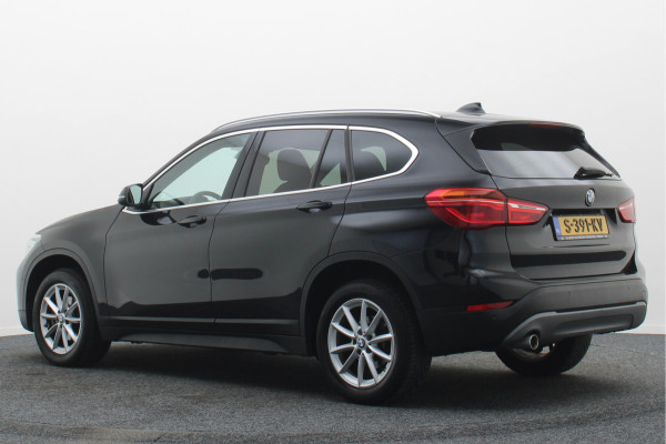 BMW X1 sDrive16d High Executive Leer, Navigatie, Bluetooth, PDC, 17"
