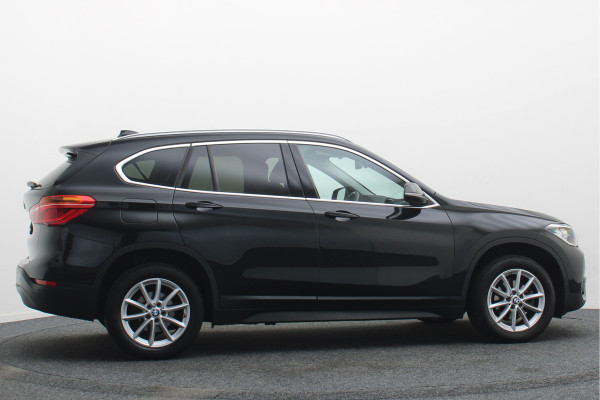 BMW X1 sDrive16d High Executive Leer, Navigatie, Bluetooth, PDC, 17"