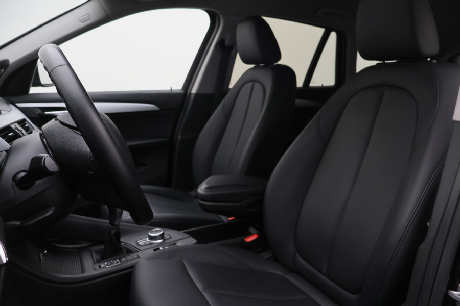 BMW X1 sDrive16d High Executive Leer, Navigatie, Bluetooth, PDC, 17"