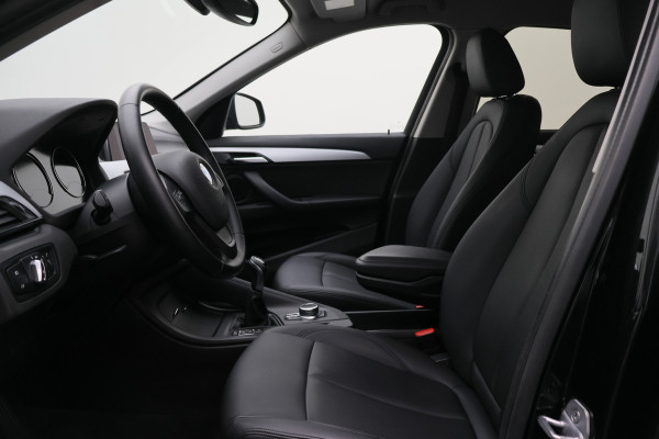 BMW X1 sDrive16d High Executive Leer, Navigatie, Bluetooth, PDC, 17"