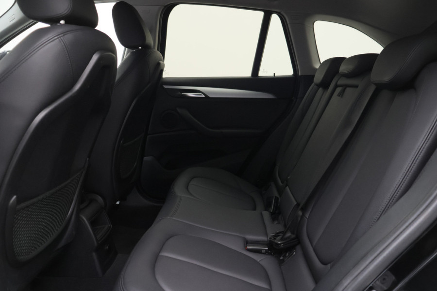 BMW X1 sDrive16d High Executive Leer, Navigatie, Bluetooth, PDC, 17"