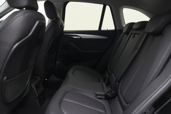 BMW X1 sDrive16d High Executive Leer, Navigatie, Bluetooth, PDC, 17"