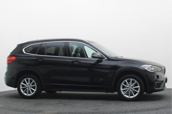 BMW X1 sDrive16d High Executive Leer, Navigatie, Bluetooth, PDC, 17"