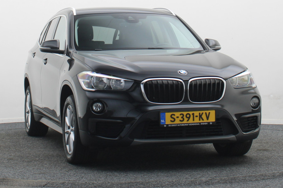 BMW X1 sDrive16d High Executive Leer, Navigatie, Bluetooth, PDC, 17"