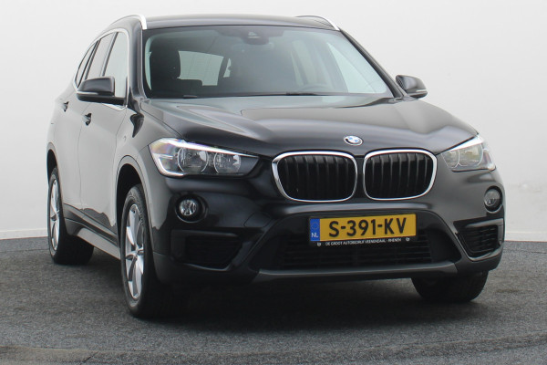 BMW X1 sDrive16d High Executive Leer, Navigatie, Bluetooth, PDC, 17"