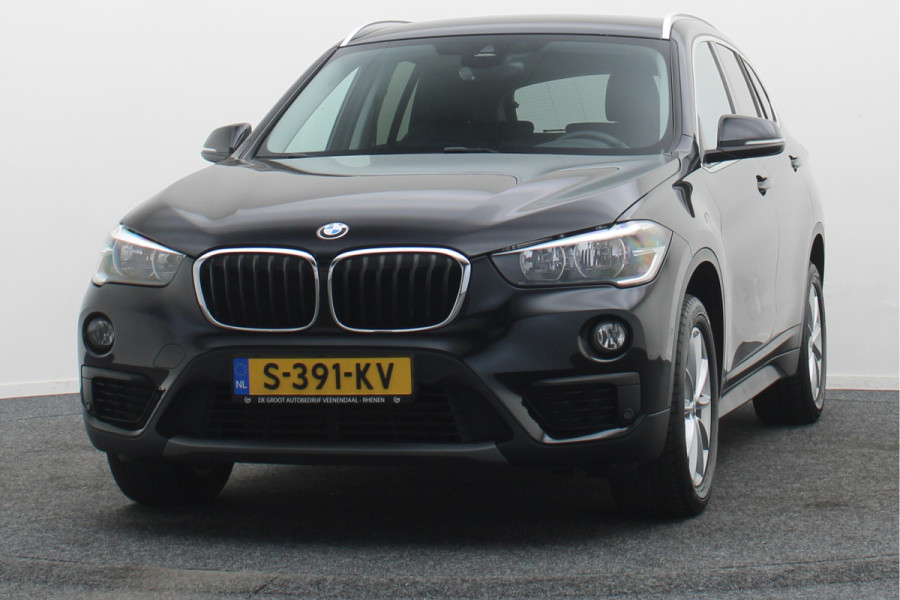BMW X1 sDrive16d High Executive Leer, Navigatie, Bluetooth, PDC, 17"