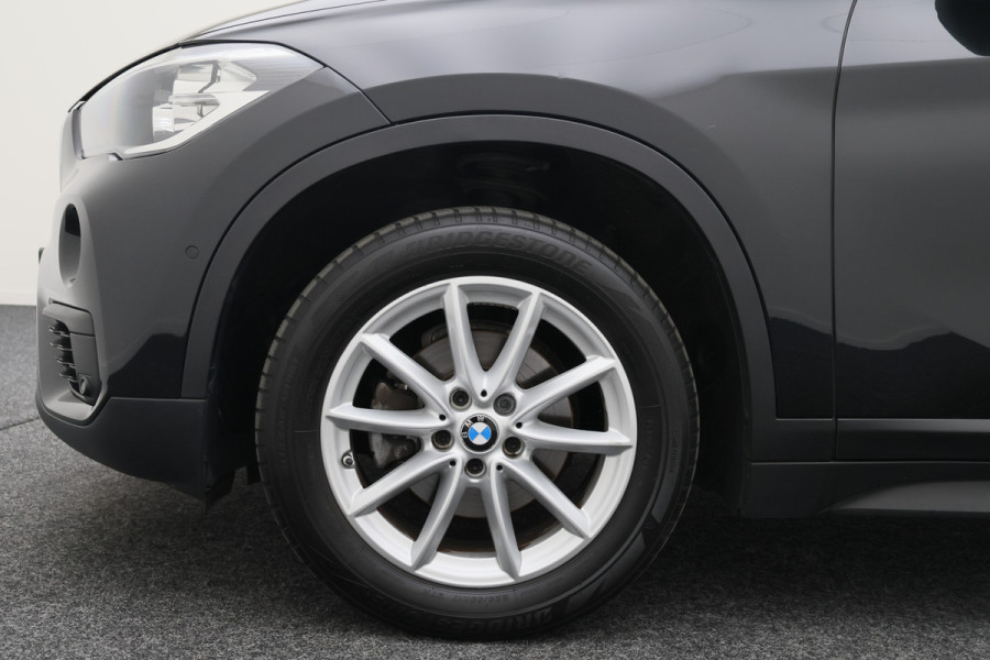 BMW X1 sDrive16d High Executive Leer, Navigatie, Bluetooth, PDC, 17"