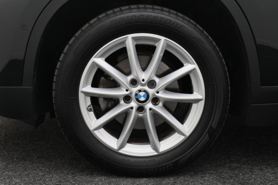 BMW X1 sDrive16d High Executive Leer, Navigatie, Bluetooth, PDC, 17"