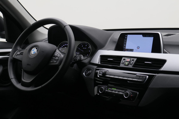 BMW X1 sDrive16d High Executive Leer, Navigatie, Bluetooth, PDC, 17"