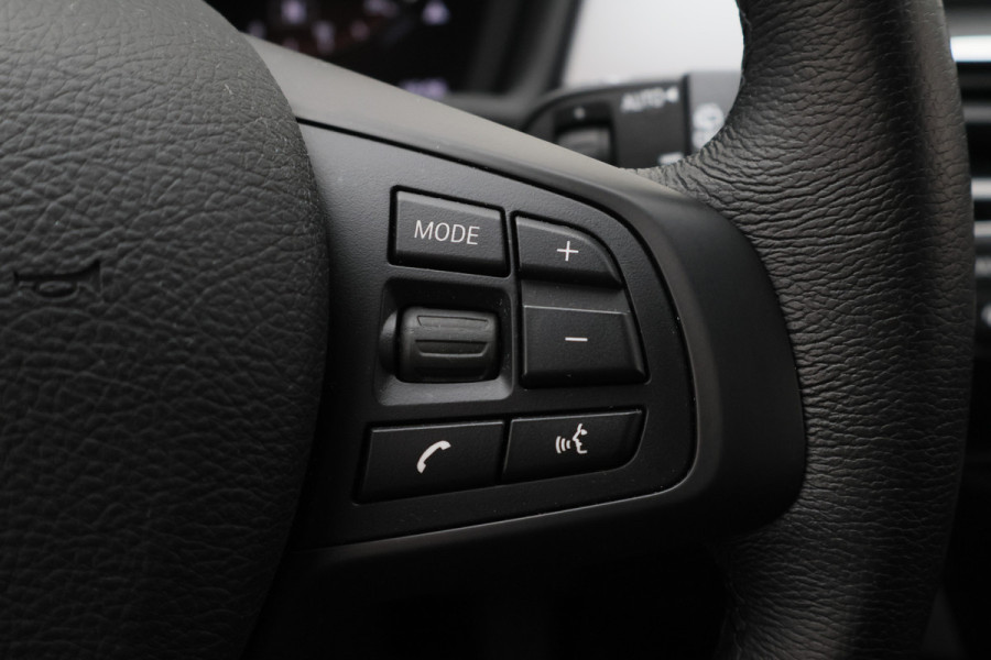 BMW X1 sDrive16d High Executive Leer, Navigatie, Bluetooth, PDC, 17"