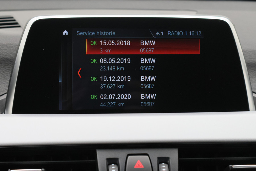 BMW X1 sDrive16d High Executive Leer, Navigatie, Bluetooth, PDC, 17"