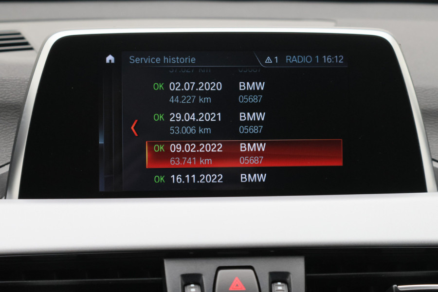 BMW X1 sDrive16d High Executive Leer, Navigatie, Bluetooth, PDC, 17"