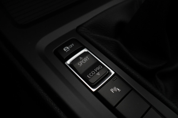 BMW X1 sDrive16d High Executive Leer, Navigatie, Bluetooth, PDC, 17"