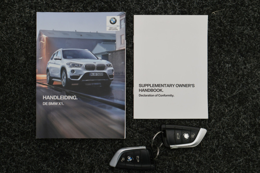 BMW X1 sDrive16d High Executive Leer, Navigatie, Bluetooth, PDC, 17"