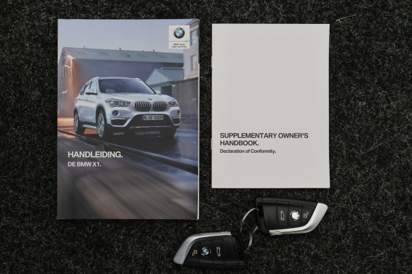 BMW X1 sDrive16d High Executive Leer, Navigatie, Bluetooth, PDC, 17"