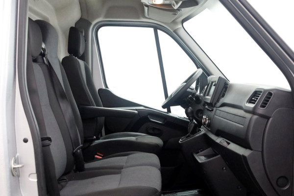 Nissan Interstar 2.3 dCi 135pk L2H2 N-Connecta Airco/Navi/Camera 02-2024