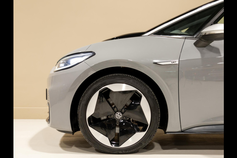 Volkswagen ID.3 First Max 58 kWh SOH 93% / 204pk / Panorama dak / Trekhaak / Leder / Stoel en stuur verwarming /