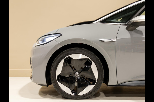 Volkswagen ID.3 First Max 58 kWh SOH 93% / 204pk / Panorama dak / Trekhaak / Leder / Stoel en stuur verwarming /
